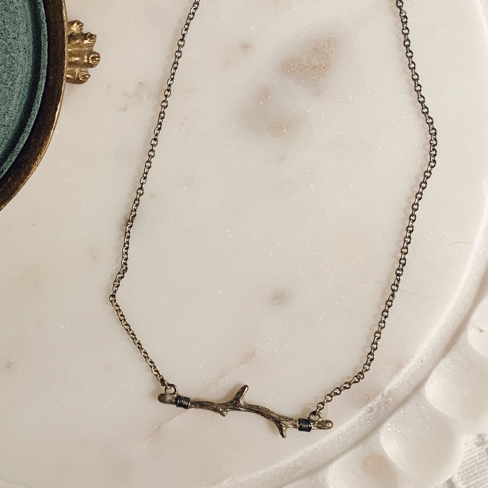 NWOT Anthro Tree Branch Necklace in Brass 16 inches